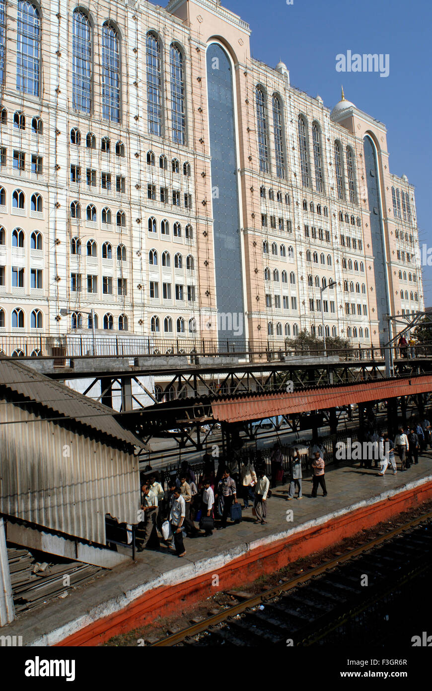 Modern Hospital Building India High Resolution Stock Photography And Images Alamy
