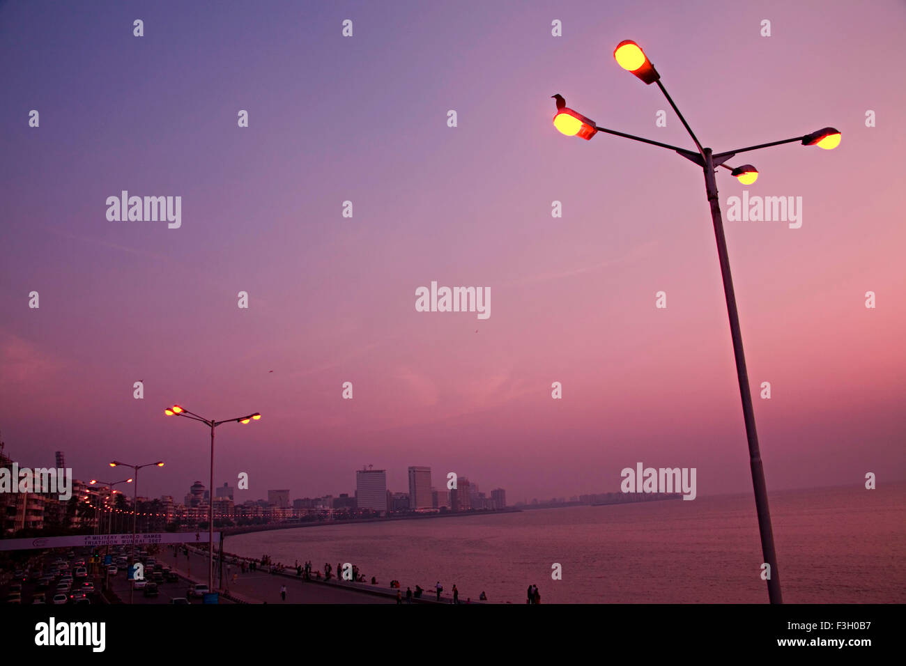 A night at Nariman point to Marine lines view from Marine Drive bridge