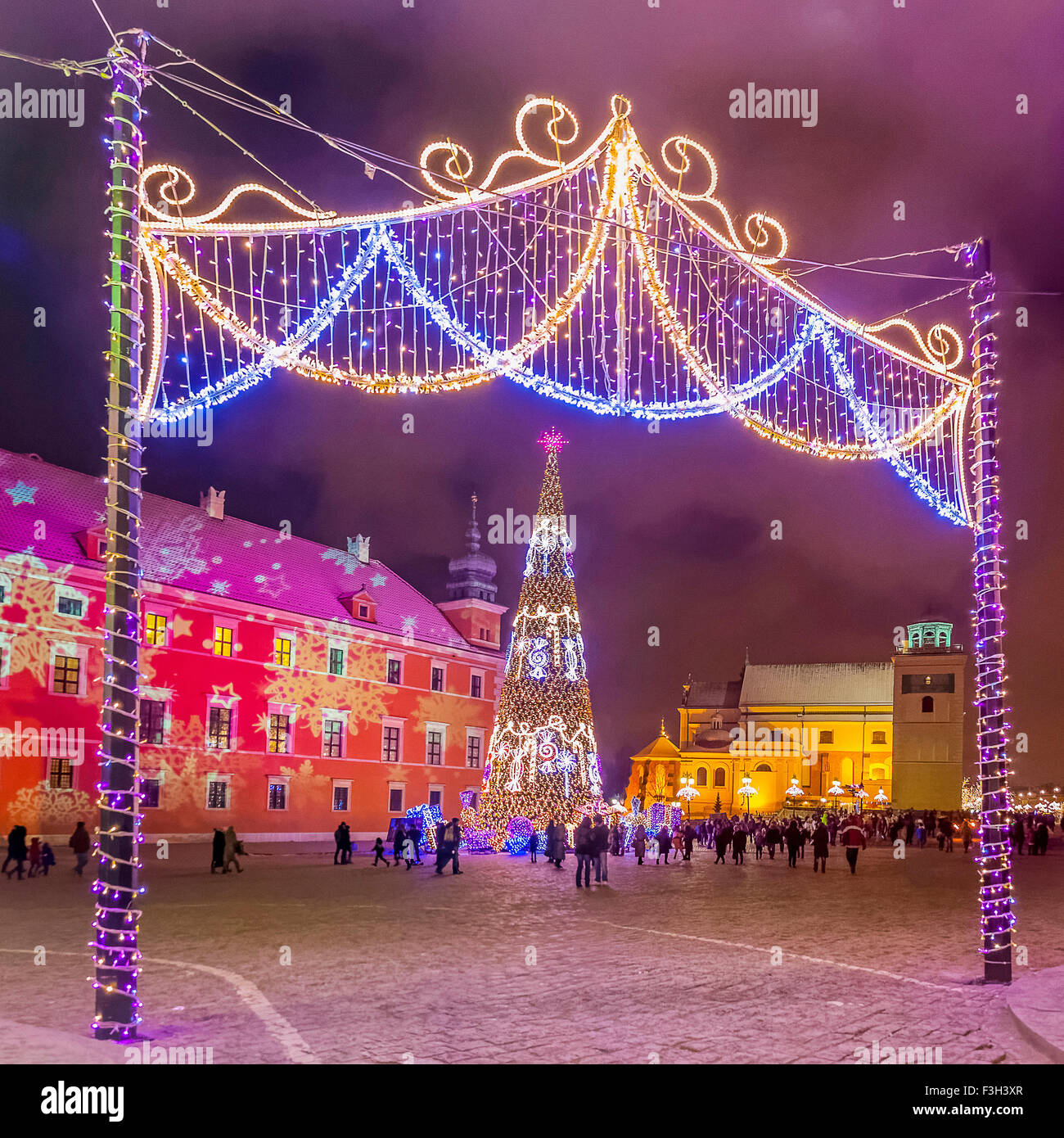 Christmas illumination of Castle Square, Royal Castle and Christmas ...