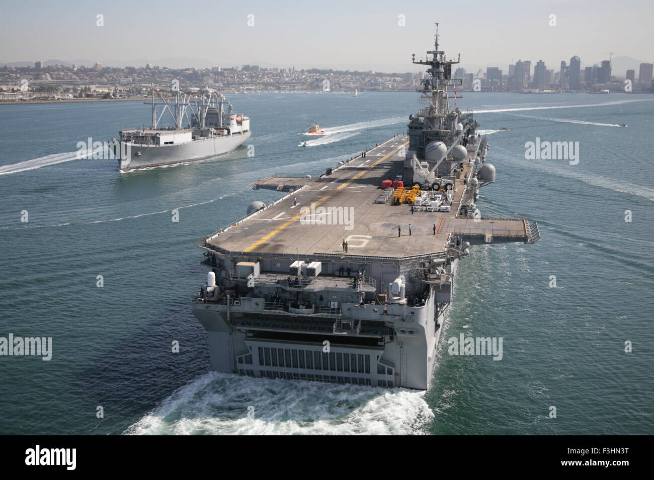 US Navy vessel sailing from San Diego Stock Photo Alamy