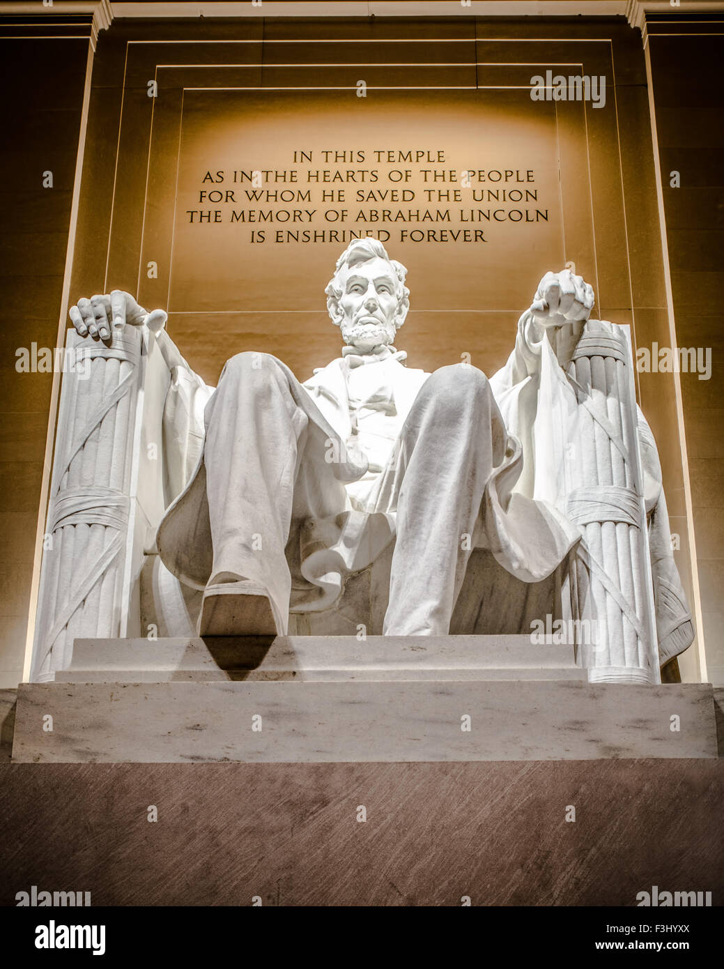 Lincoln Memorial statue of Abraham Lincoln seen at night Stock Photo