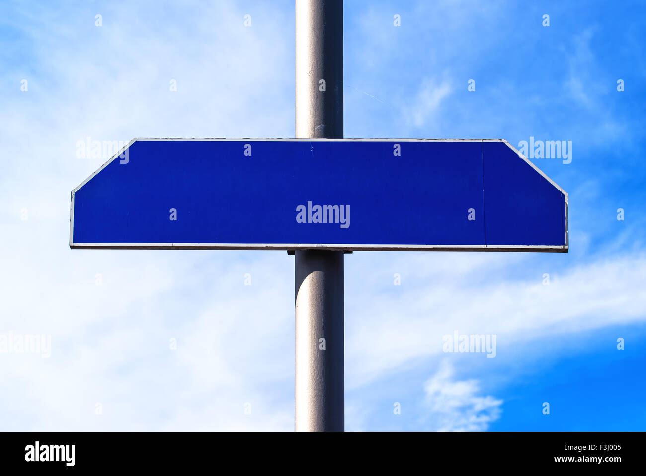 Blank street name sign hi-res stock photography and images - Alamy