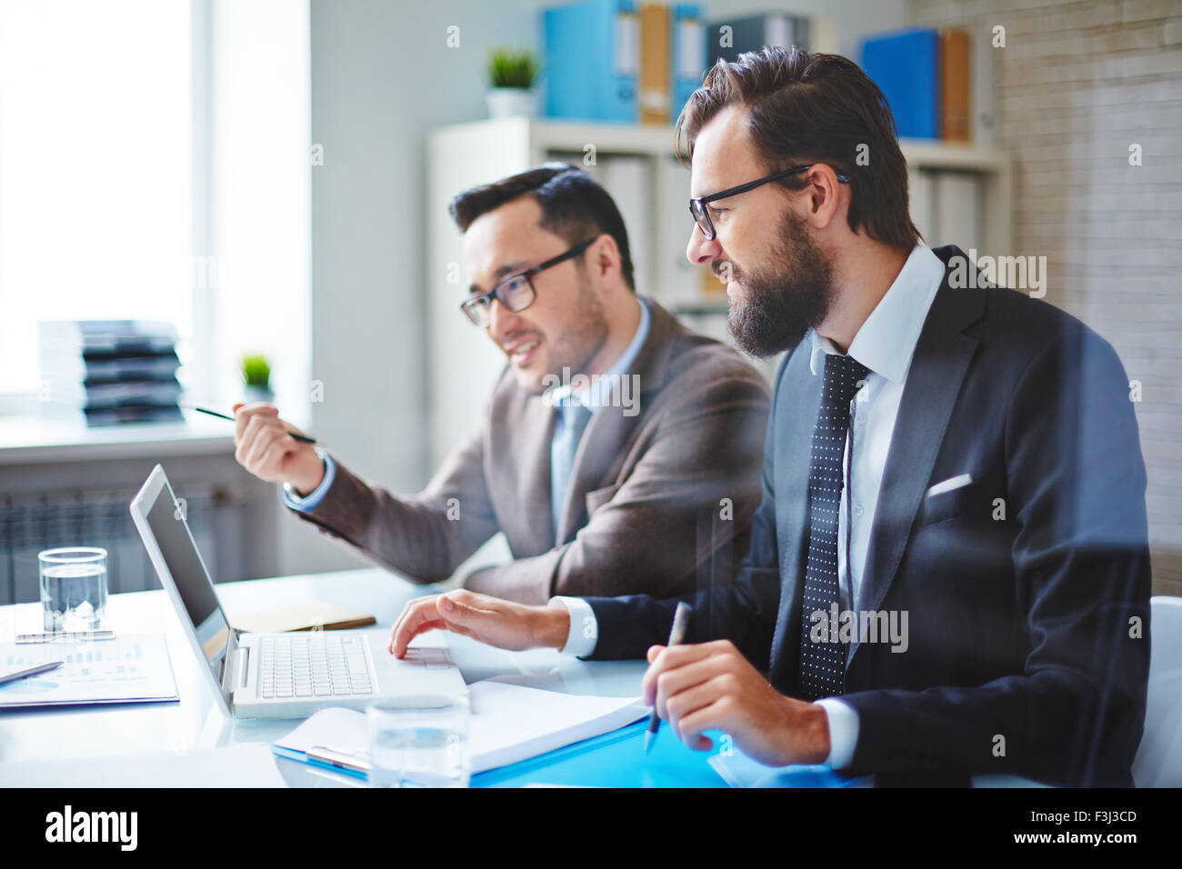 Planning strategies hi-res stock photography and images - Alamy