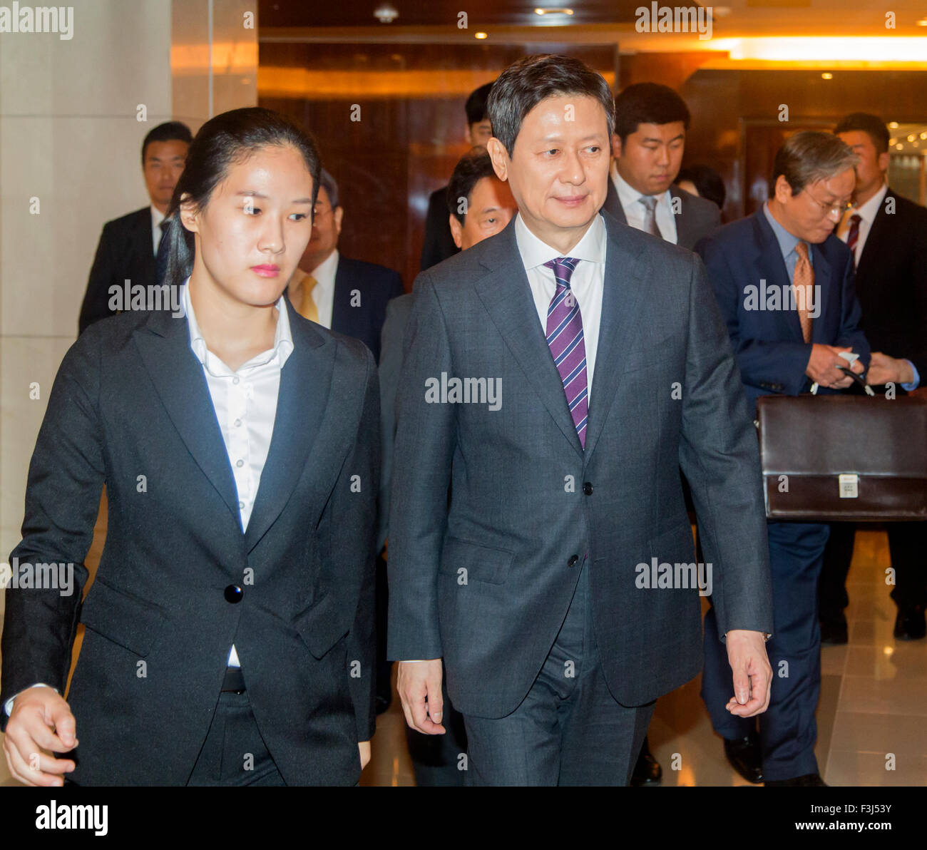 Shin Dong-joo, Oct 8, 2015 : Shin Dong-joo (C), former vice chairman of