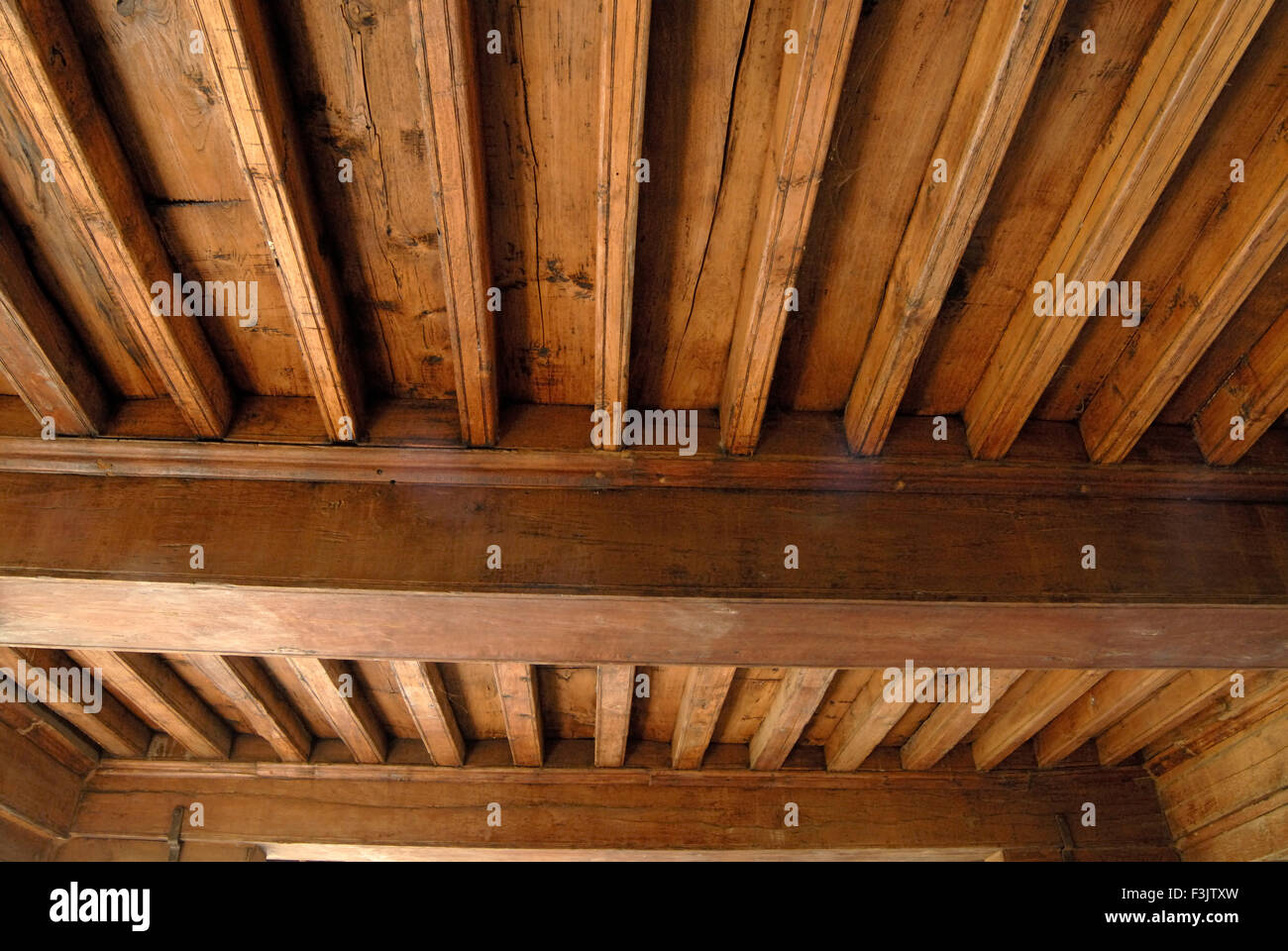 Wooden beams ceiling hires stock photography and images Alamy
