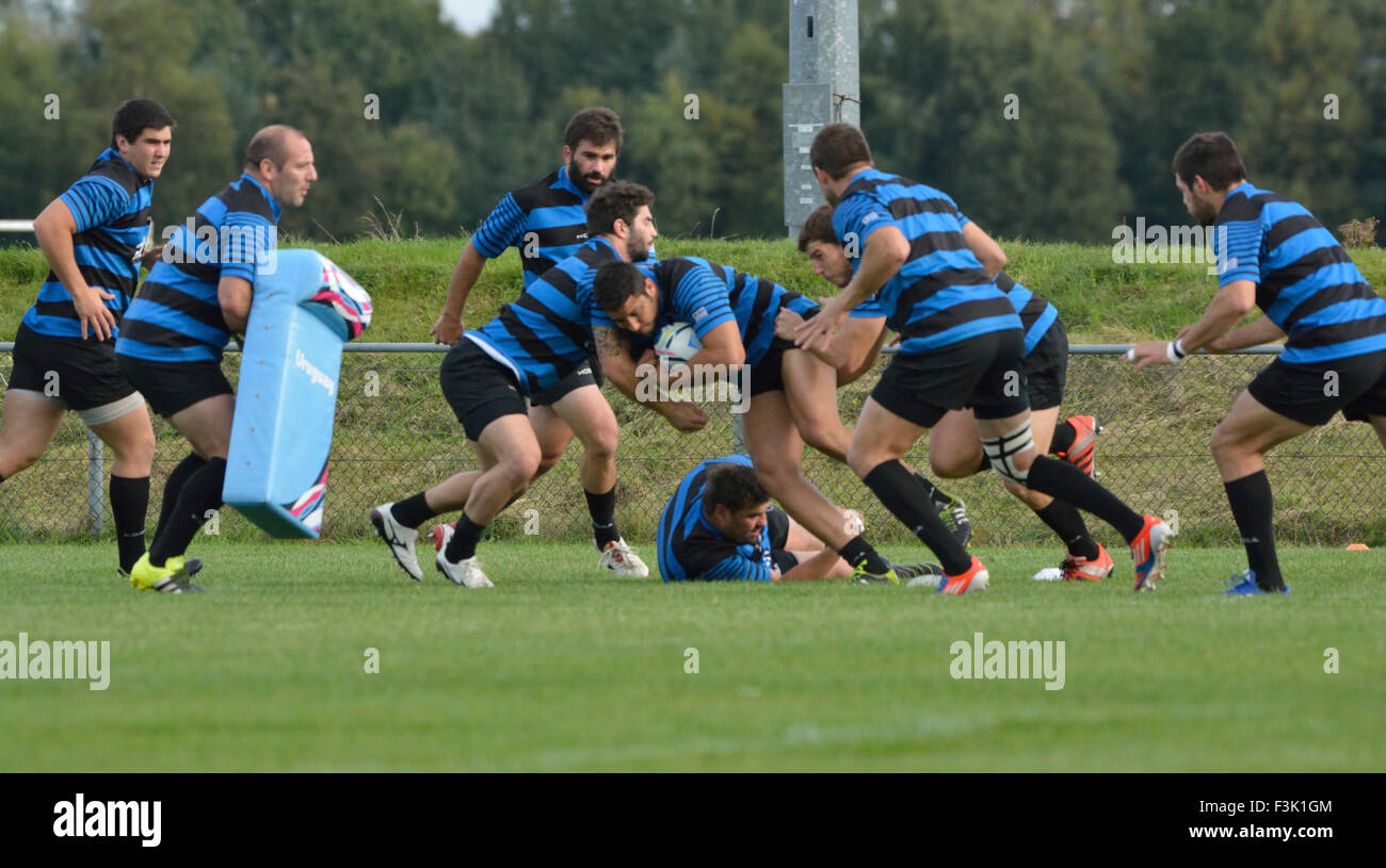 Manchester, UK. 8th October, 2015. The Uruguay squad train at Broughton Park Rugby Club in preparation for their match against England on 10th October with neither side able to qualify for the quarter-finals. Rugby World Cup - Uruguay Training Session Manchester UK Credit:  John Fryer/Alamy Live News Stock Photo