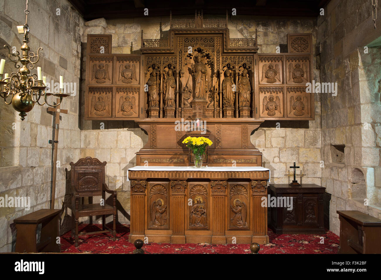 UK, England, Yorkshire East Riding, Fridaythorpe, St Mary’s church, interior, ornately carved altar Stock Photo