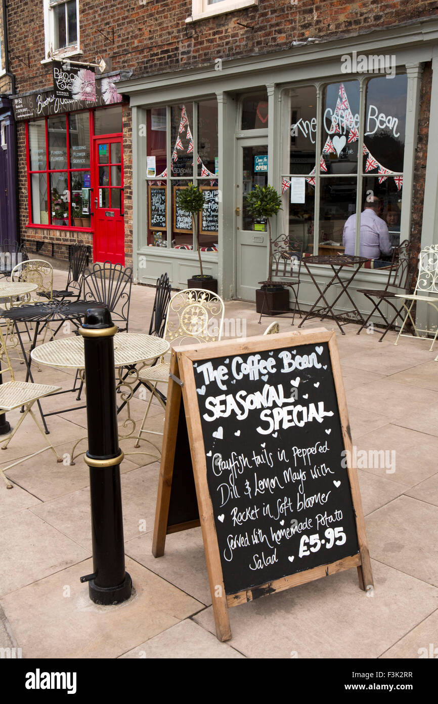 UK, England, Yorkshire East Riding, Pocklington, Market Place, specials board outside Coffee Bean cafe Stock Photo