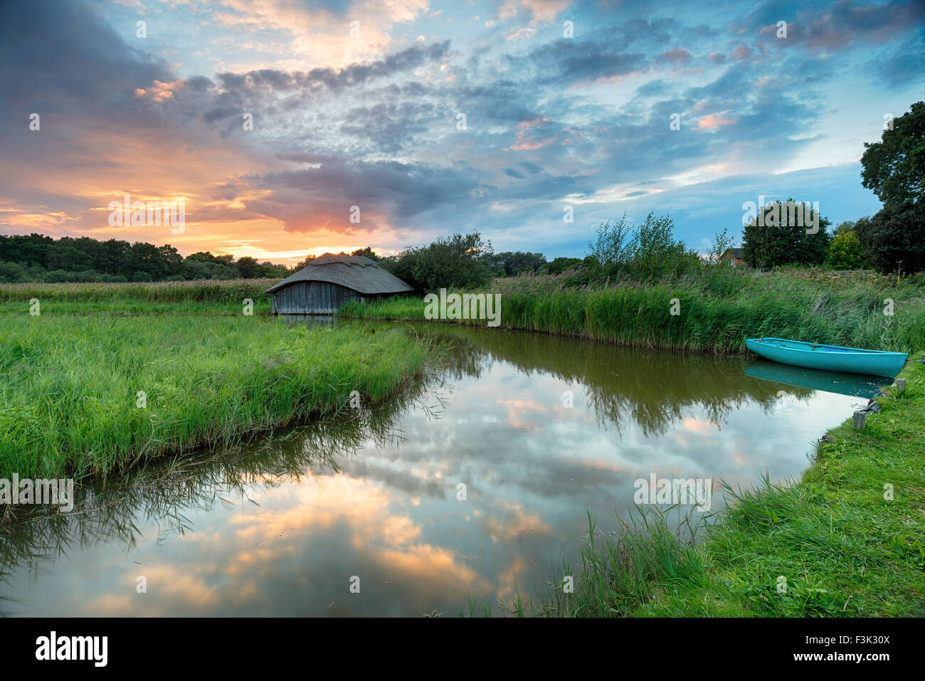 Thatch House Stock Photos &amp; Thatch House Stock Images - Alamy