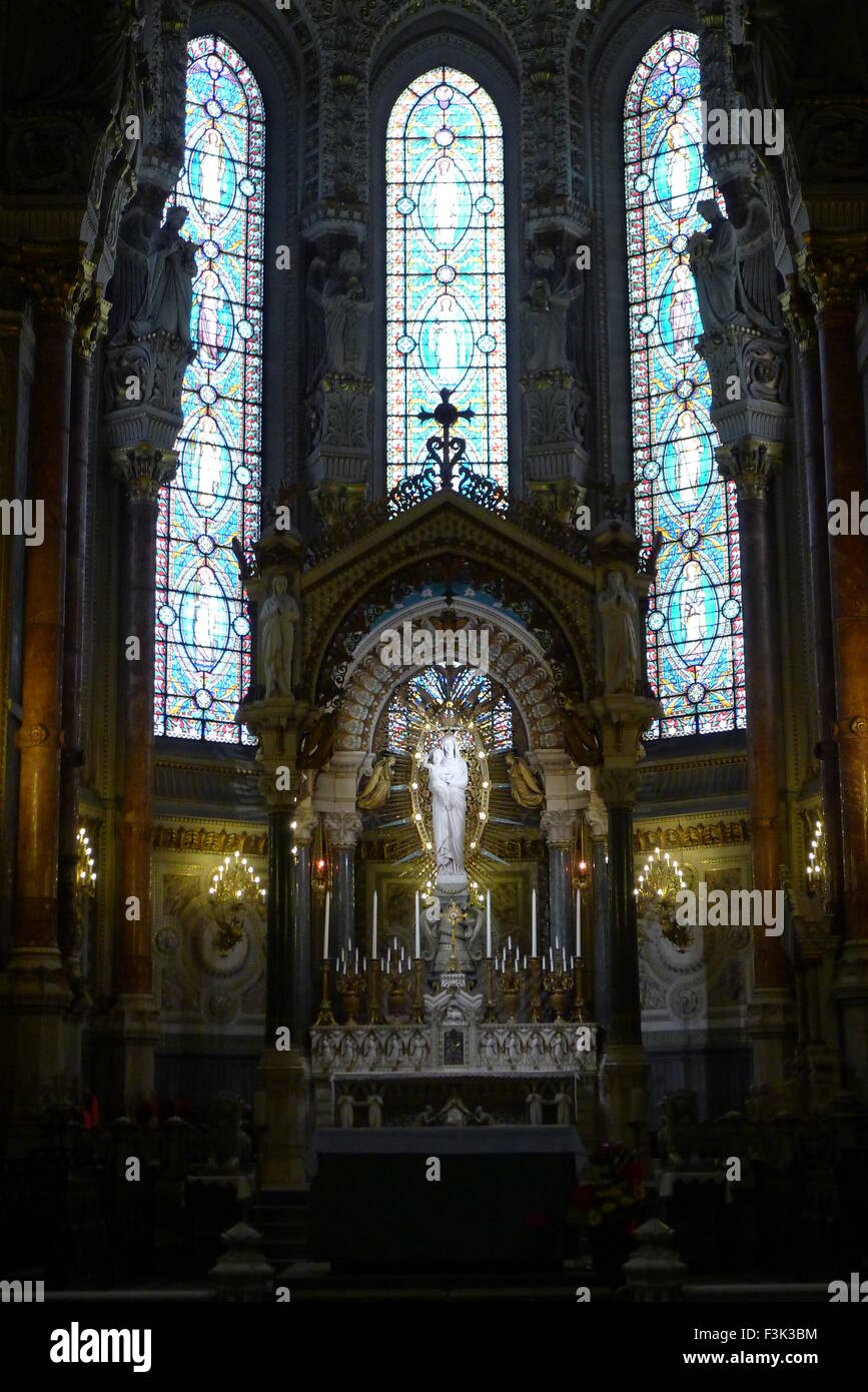 La Vierge à la Basilique Notre-Dame de Fourvière Stock Photo