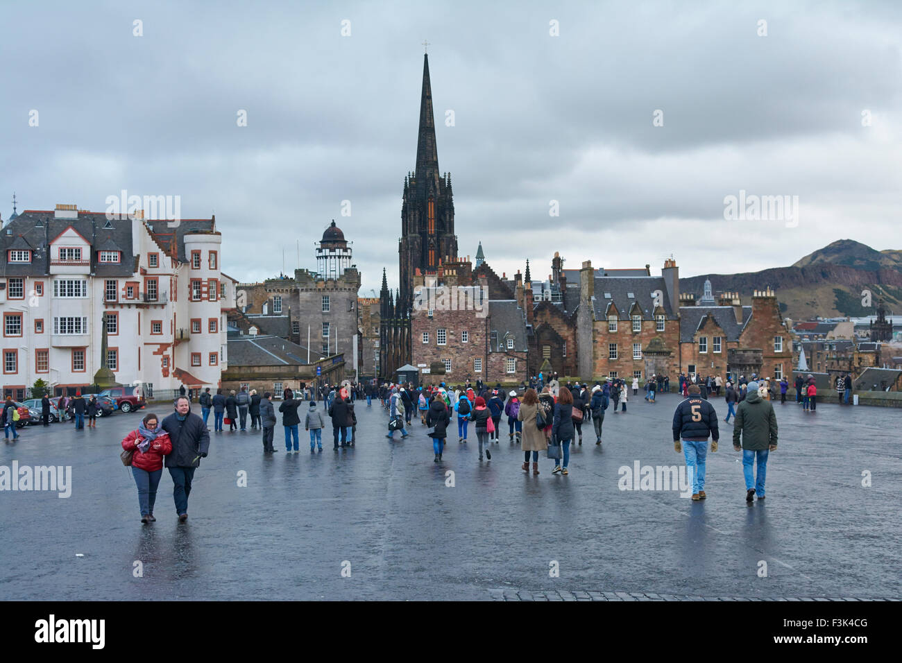 Edinburgh castles esplanade hi-res stock photography and images - Alamy