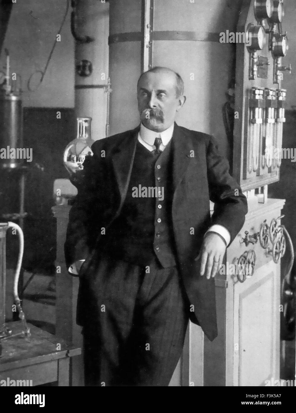 JACQUES-ARSENE d'ARSONVAL (1851-1940) French physician and inventor Stock Photo