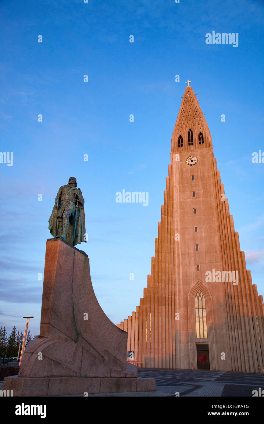 Evening light on Hallgrimskirkja church and statue of Leif Erikson, Reykjavik, Iceland. Stock Photo