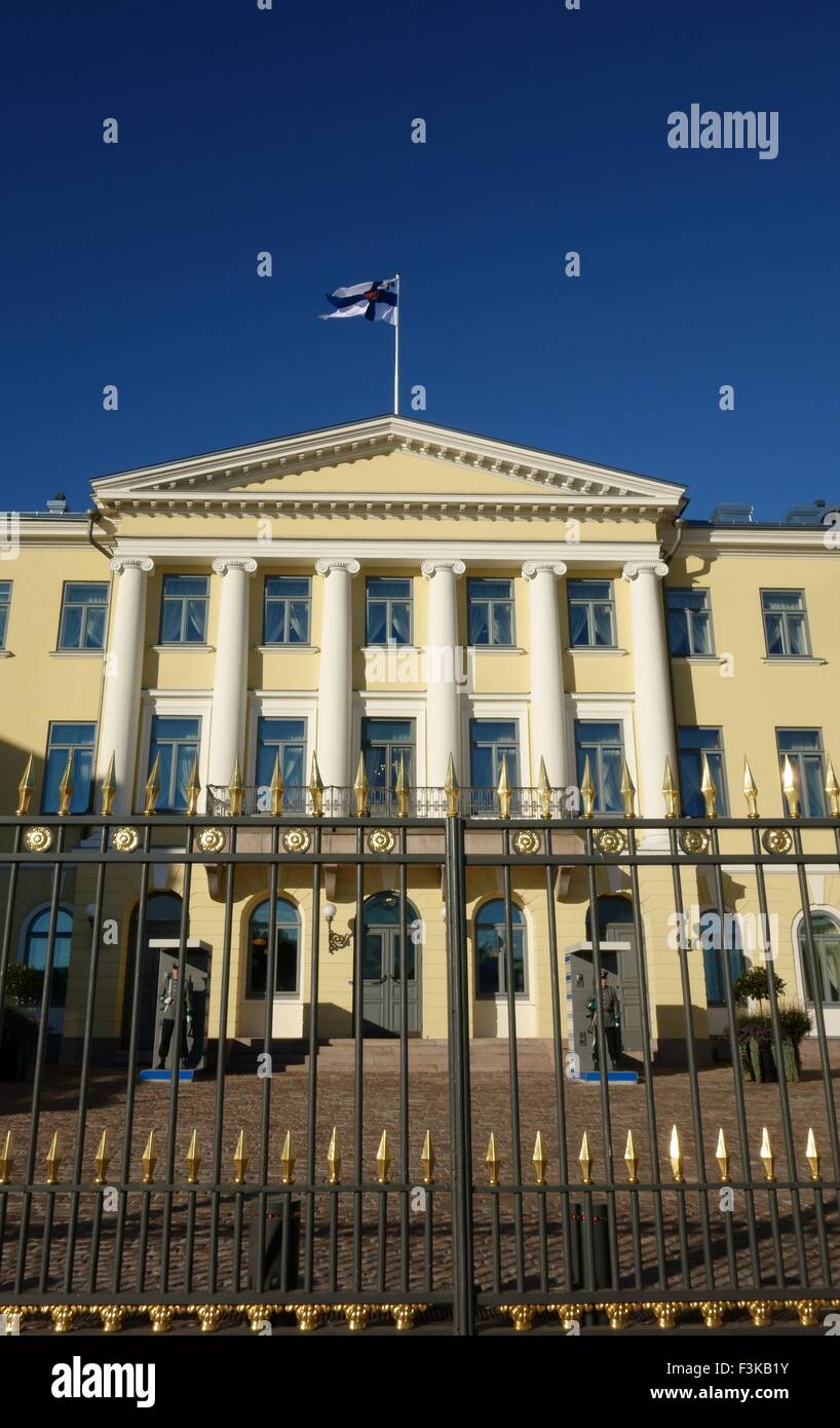 The Presidential Palace and its guards in Helsinki, Finland Stock Photo