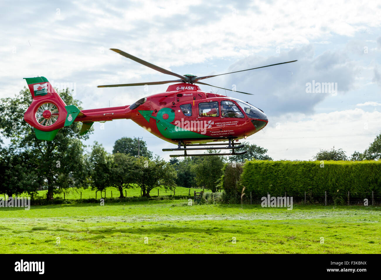 After emergency landing air hi res stock photography and images Alamy