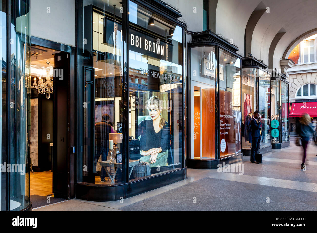 Shops In The Piazza, Covent Garden, London, UK Stock Photo - Alamy