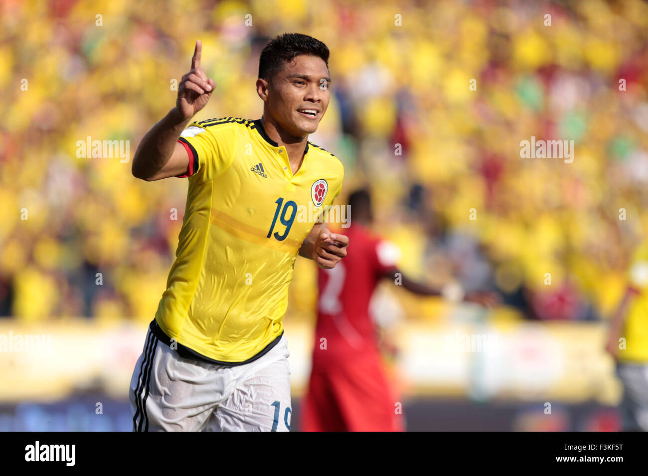 Barranquilla, Colombia. 8th Oct, 2015. Colombia's Teofilo Gutierrez celebrates during the qualifying match for World Cup Russia 2018 against Peru, held at Metropolitan Stadium Roberto Melendez, in Barranquilla, Colombia, on Oct. 8, 2015. Colombia won 2-0. Credit:  Juan Paez/COLPRENSA/Xinhua/Alamy Live News Stock Photo