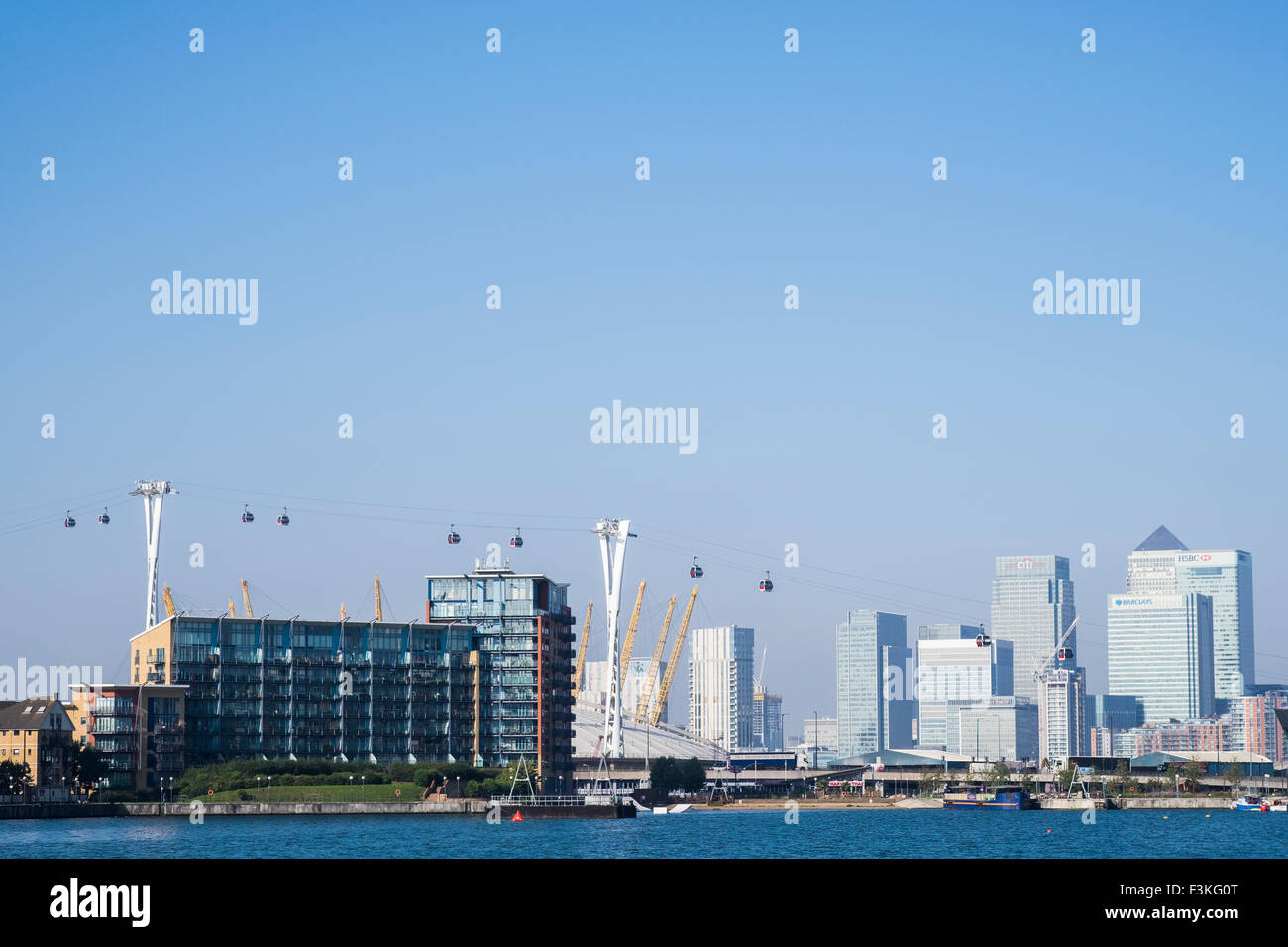 Royal Victoria Dock & Canary Wharf skyline, Docklands, London, England ...