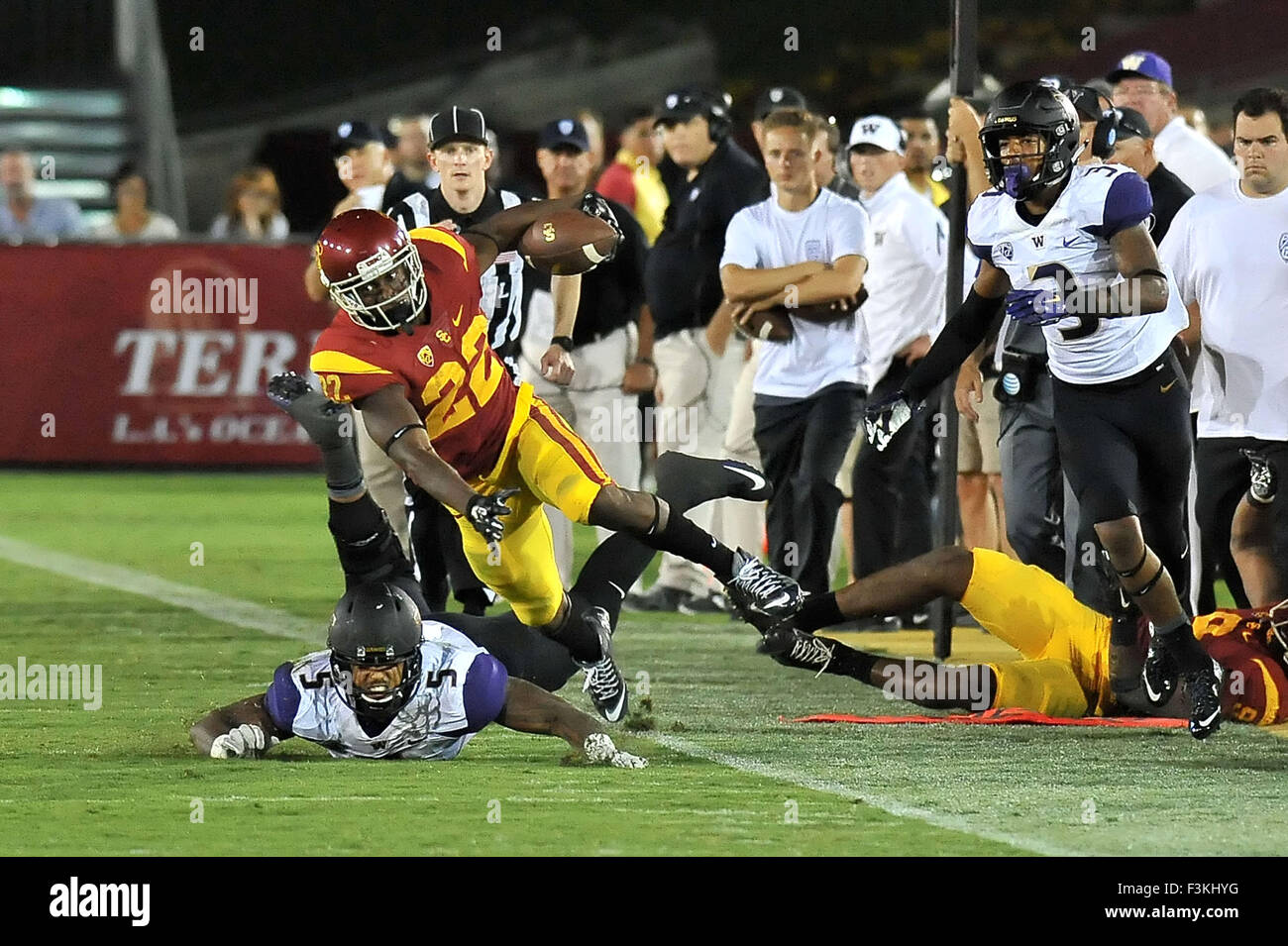 Los Angeles, CA, USA. 8th Oct, 2015. USC Trojans running back Justin ...