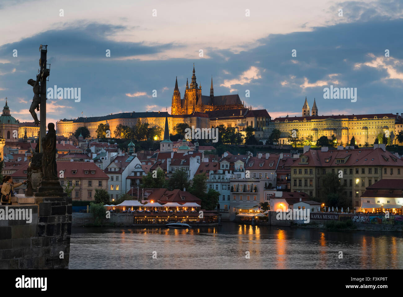 St. Vitus's cathedral and Prague Castle from Old Town, dusk Stock Photo