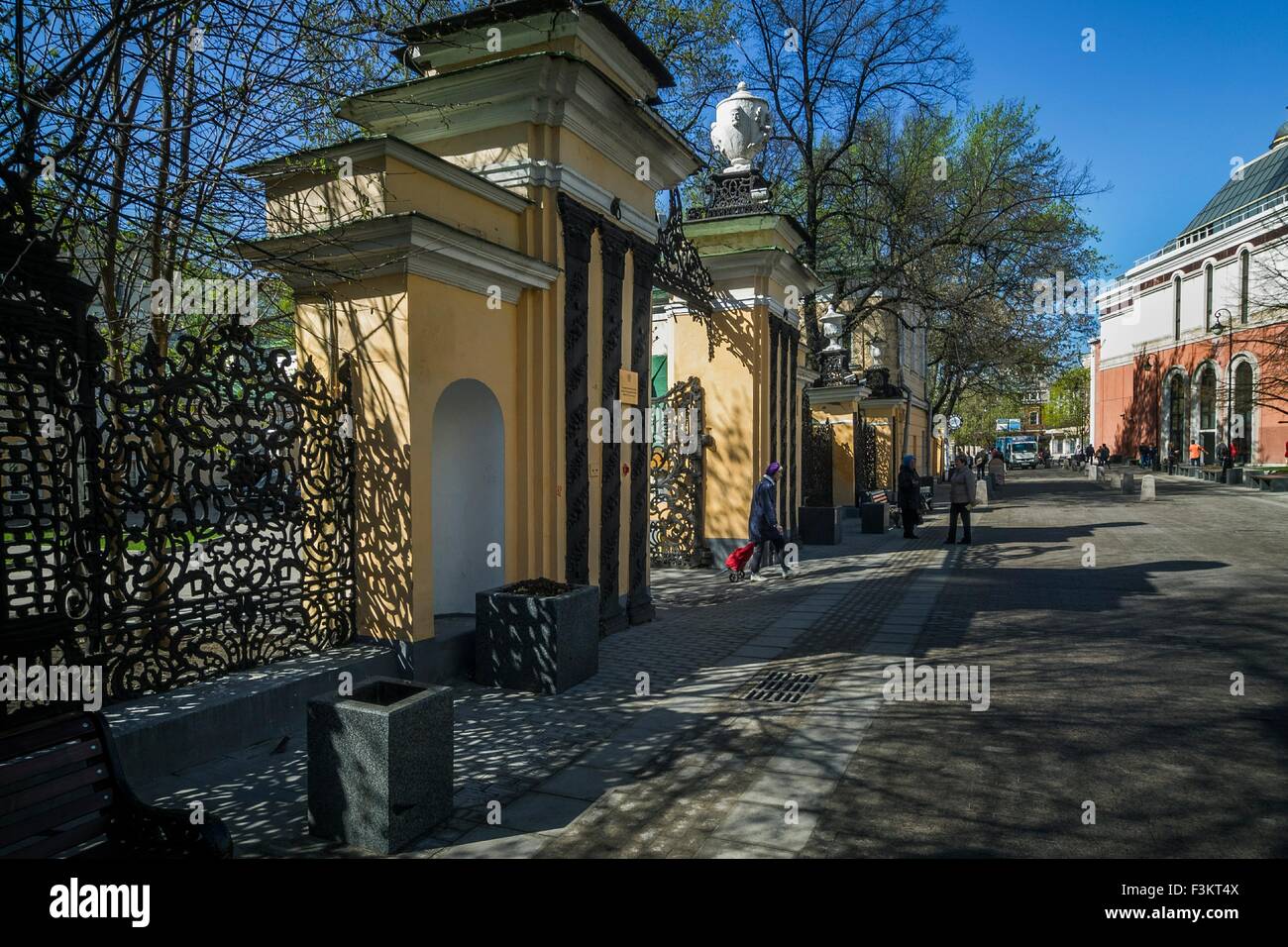 Большой толмачевский переулок 16. Большой толмачевский переулок усадьба демидовых. Особняк демидовых толмачевский переулок. Большой толмачевский пер. Бродников, 7.