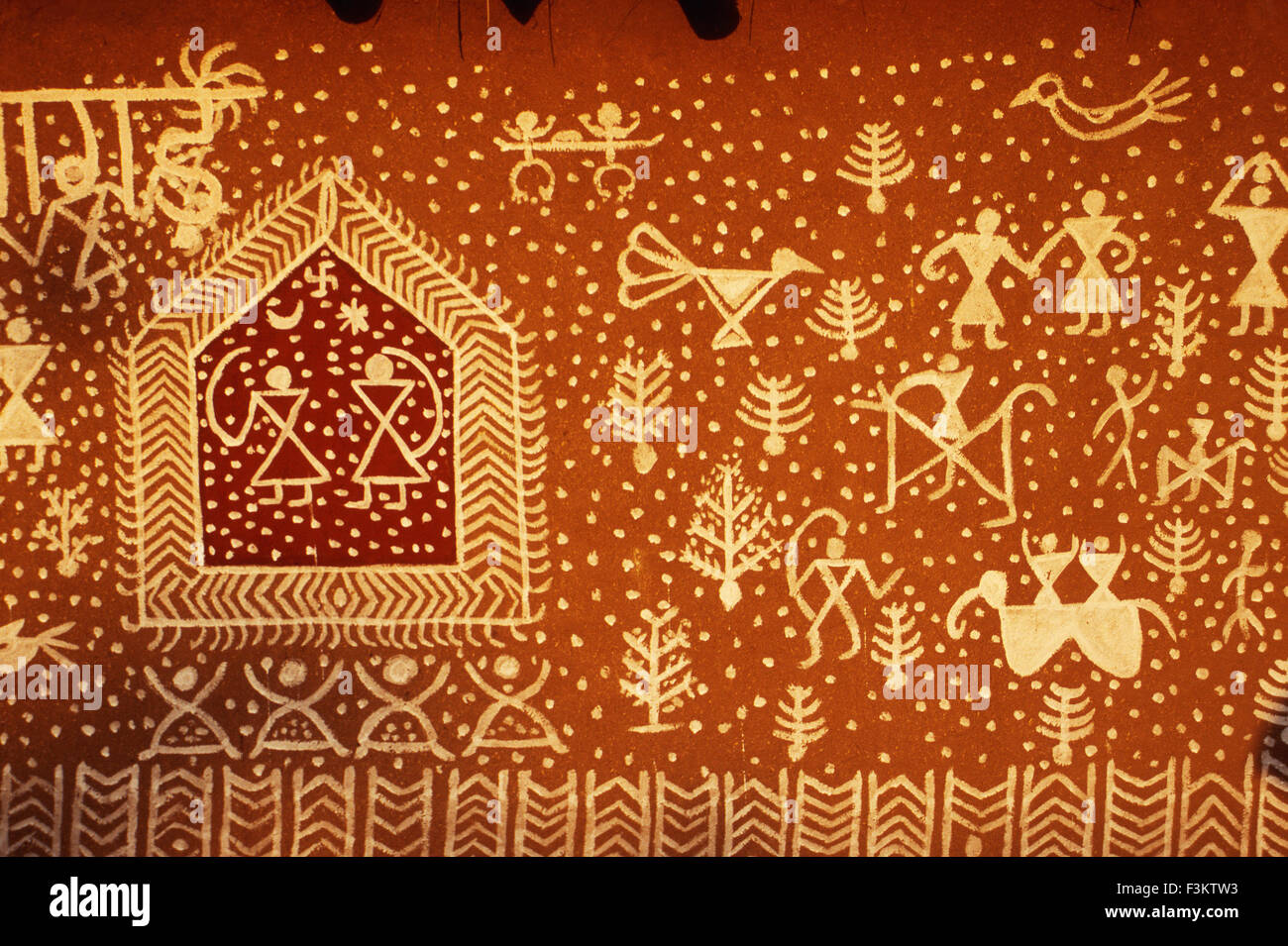 Indian house wall painting hi-res stock photography and images - Alamy