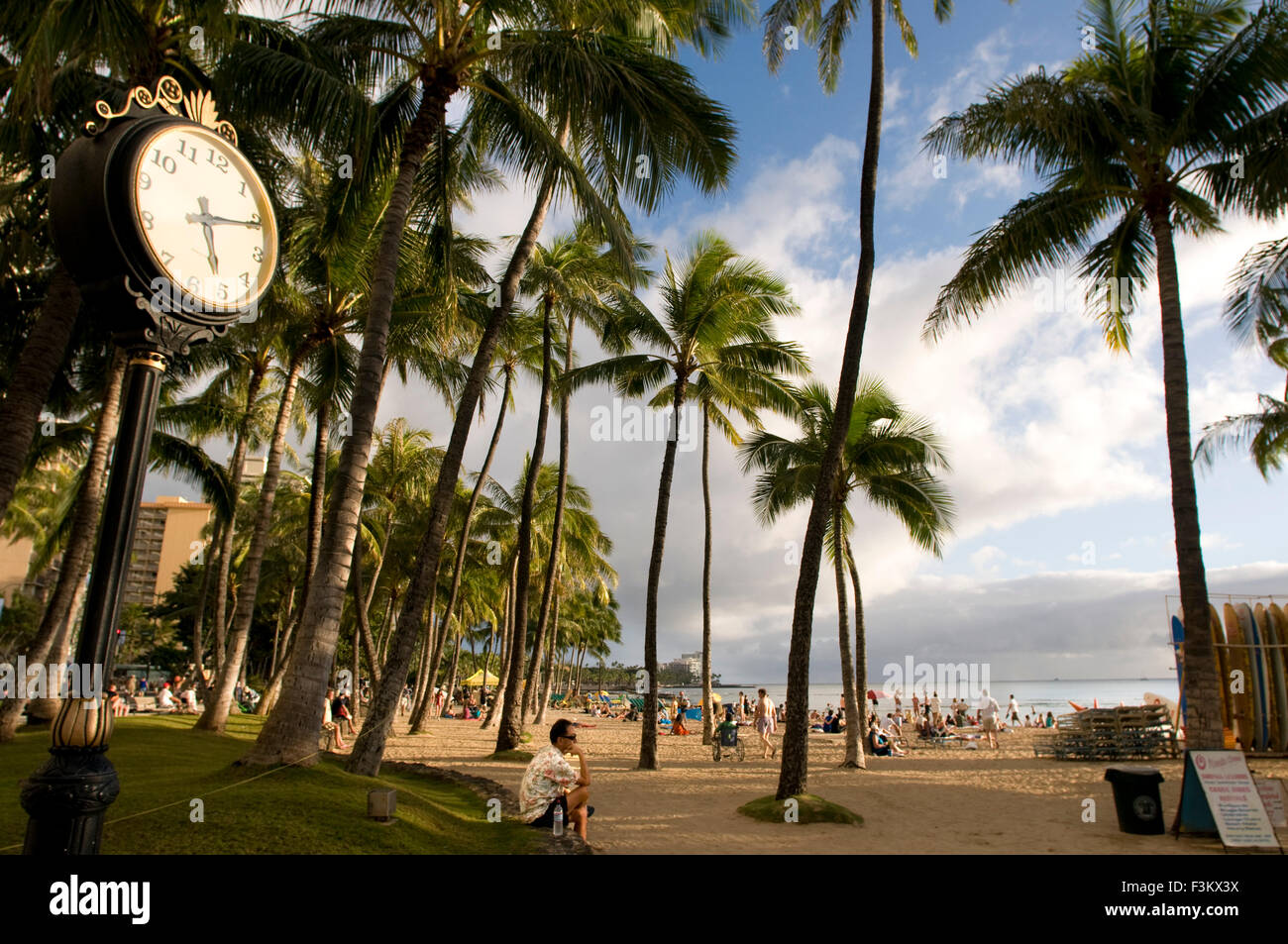 Waikiki Beach Clock Palm Trees Honolulu Oahu Hawaii O Ahu Hawaii Located On The South Shore Of Honolulu The World Famous Nei Stock Photo Alamy