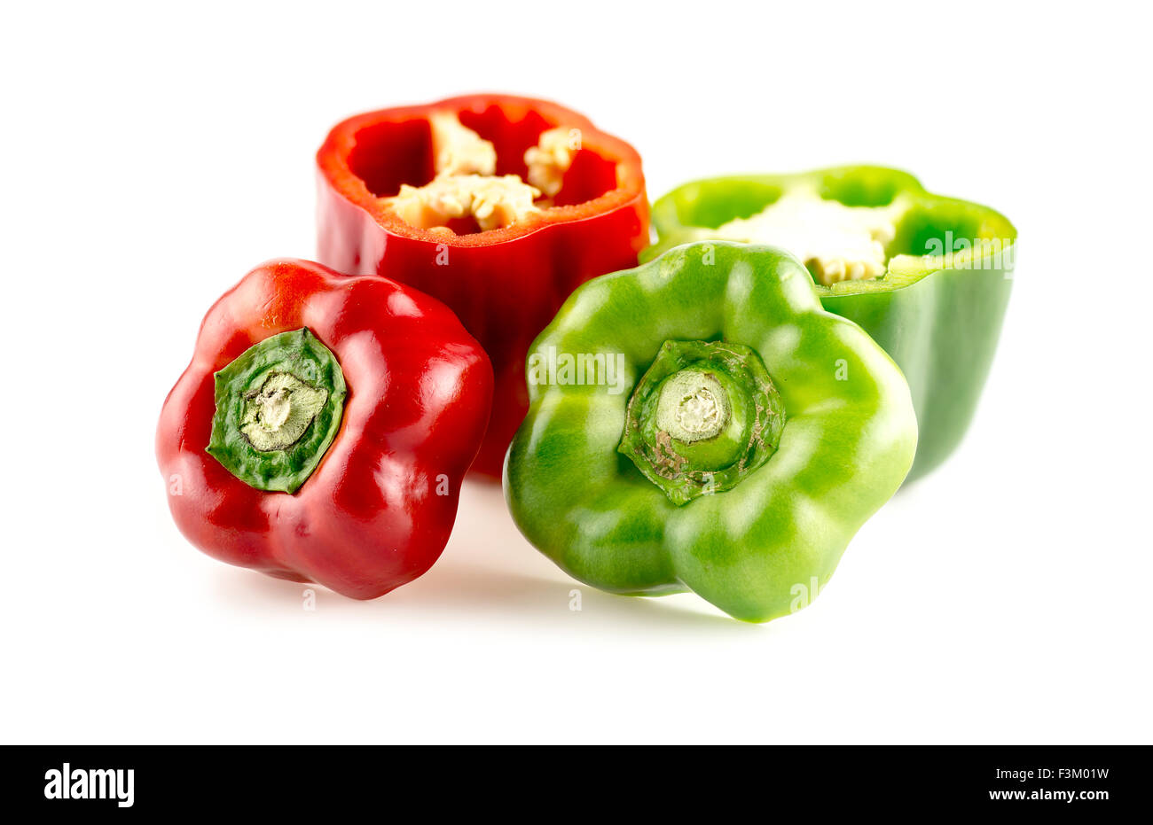 Red green peppers market hi-res stock photography and images - Alamy