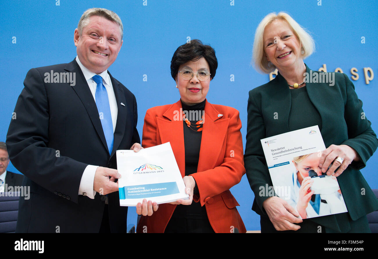 Berlin, Germany. 9th Oct, 2015. German Federal Health Minister Hermann Groehe (l, CDU), German Federal Education Minister Johanna Wanka (r, CDU) and Margaret Chan, General Director of the World Health Orginisation (WHO) at a press conference in Berlin, Germany, 9 October 2015. in discussion is the outcome of the previous meeting of the G7 ministers of science and health ministers. Photo: BERNBD VON JUTRCZENKA/DPA/Alamy Live News Stock Photo