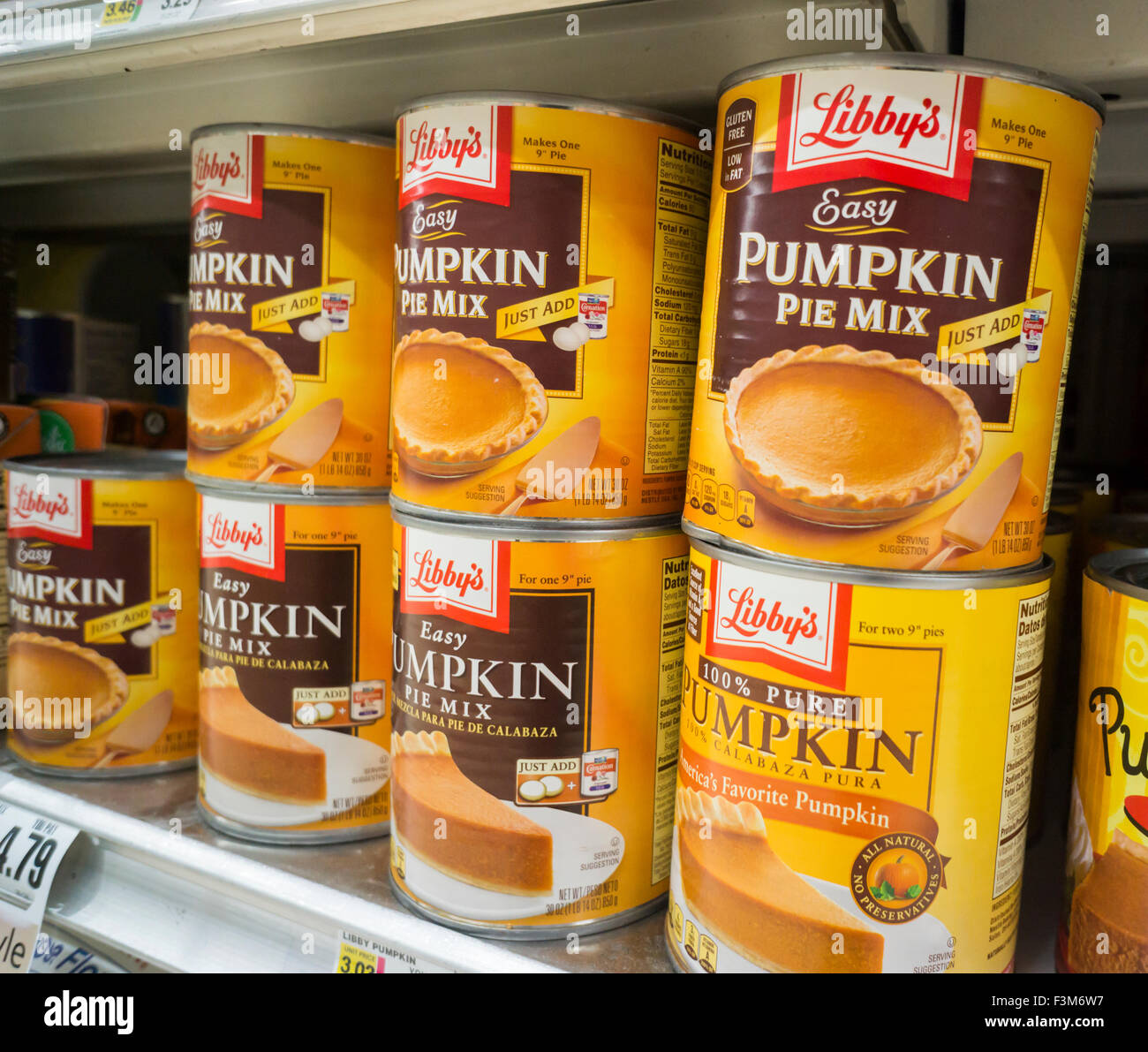 Cans of Libby's Pumpkin Pie mix and fillings on the shelves of a supermarket in New York on Thursday, October 8, 2015. Because of a record rainfall in Illinois the pumpkin harvest is off by about one-third. Illinois provides almost 90% of al the pumpkins canned. (© Richard B. Levine) Stock Photo