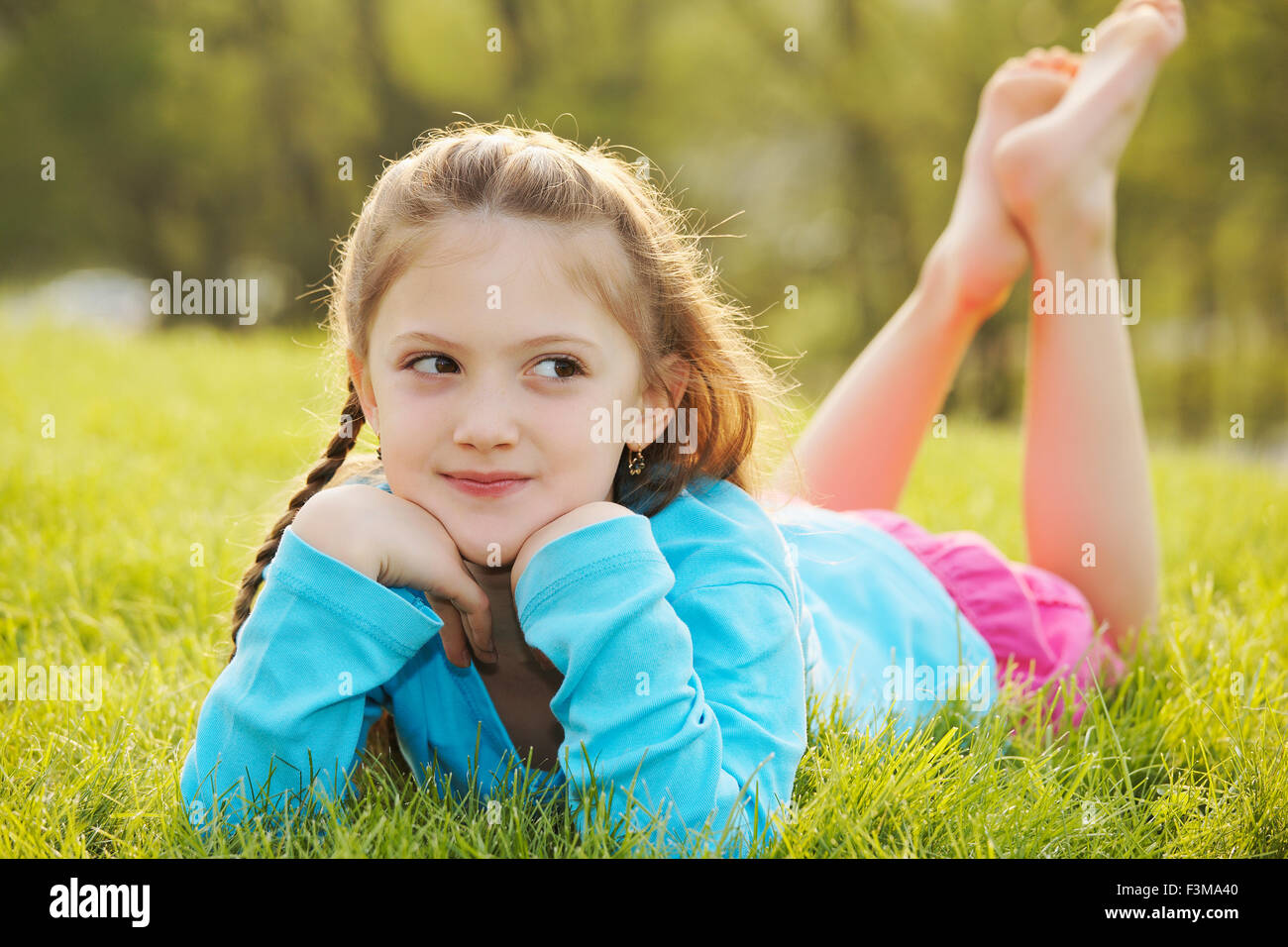 Portrait,Lying,Teenage Girl,Grass,Smiling Stock Photo - Alamy