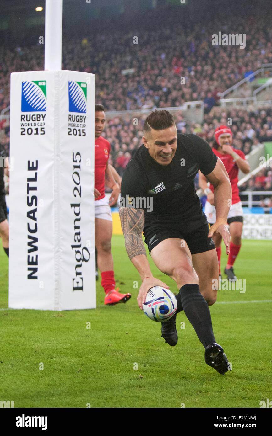 St James Park, Newcastle, UK. 09th Oct, 2015. Rugby World Cup. New Zealand versus Tonga. New Zealand All Black centre Sonny Bill Williams scores a try. Credit:  Action Plus Sports/Alamy Live News Stock Photo