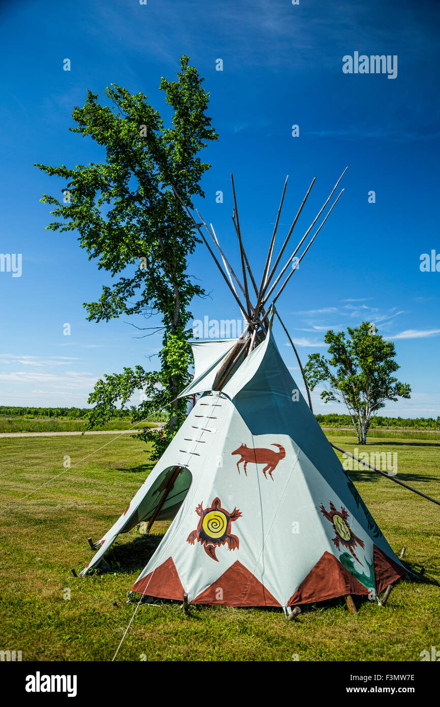 Teepee on manitoulin island hi-res stock photography and images - Alamy