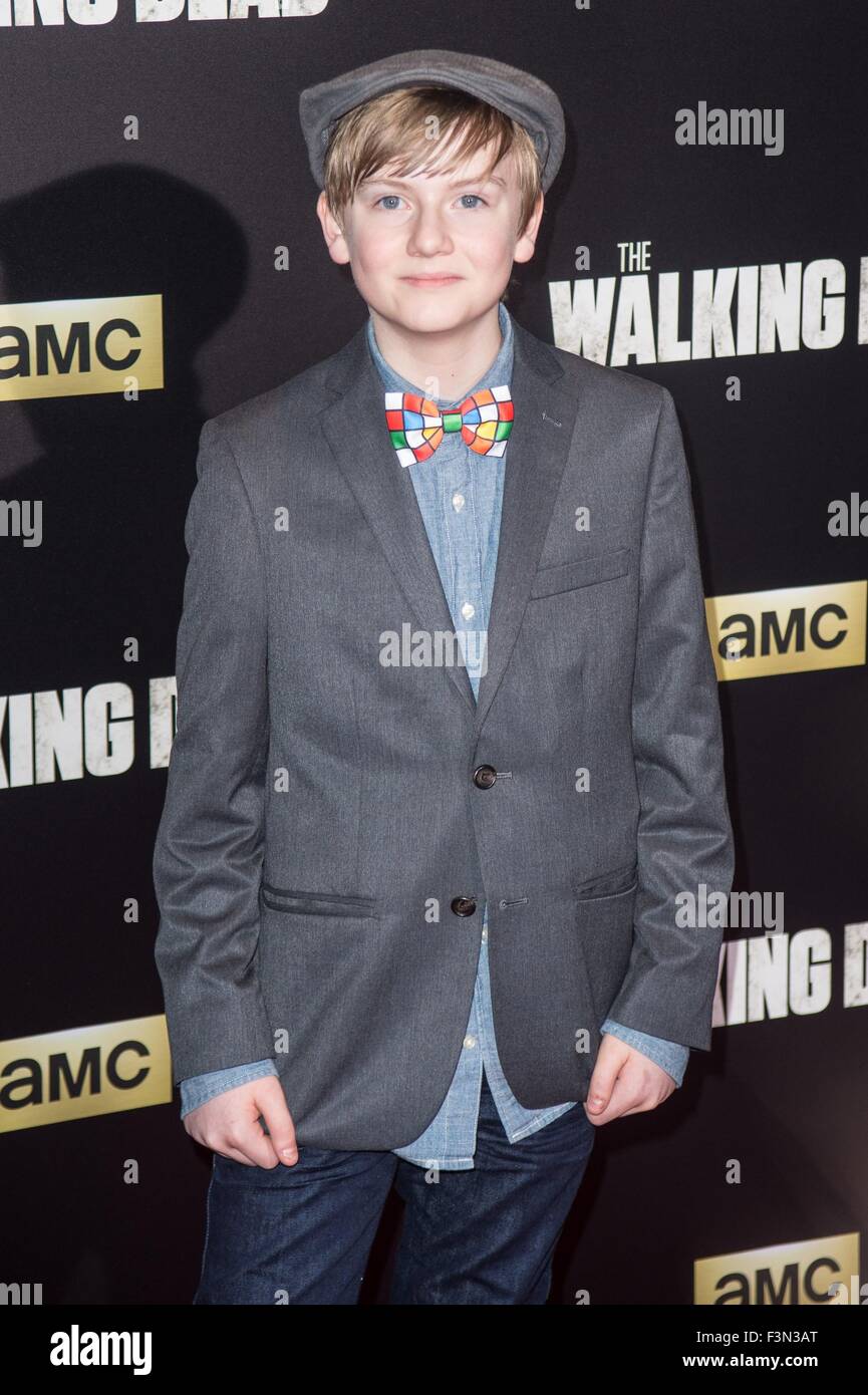 Major Dodson at arrivals for THE WALKING DEAD Season Six Premiere