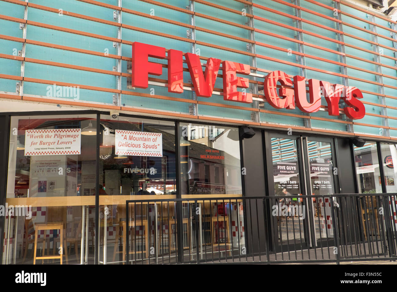 Five Guys Cardiff Stock Photo Alamy
