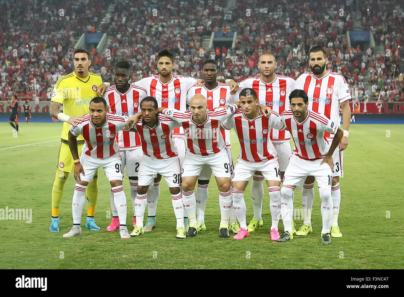 Athens, Greece- September 16, 2015: Group Photo of the team of Olympiacos  before the beginning of the UEFA Champions League game Stock Photo - Alamy
