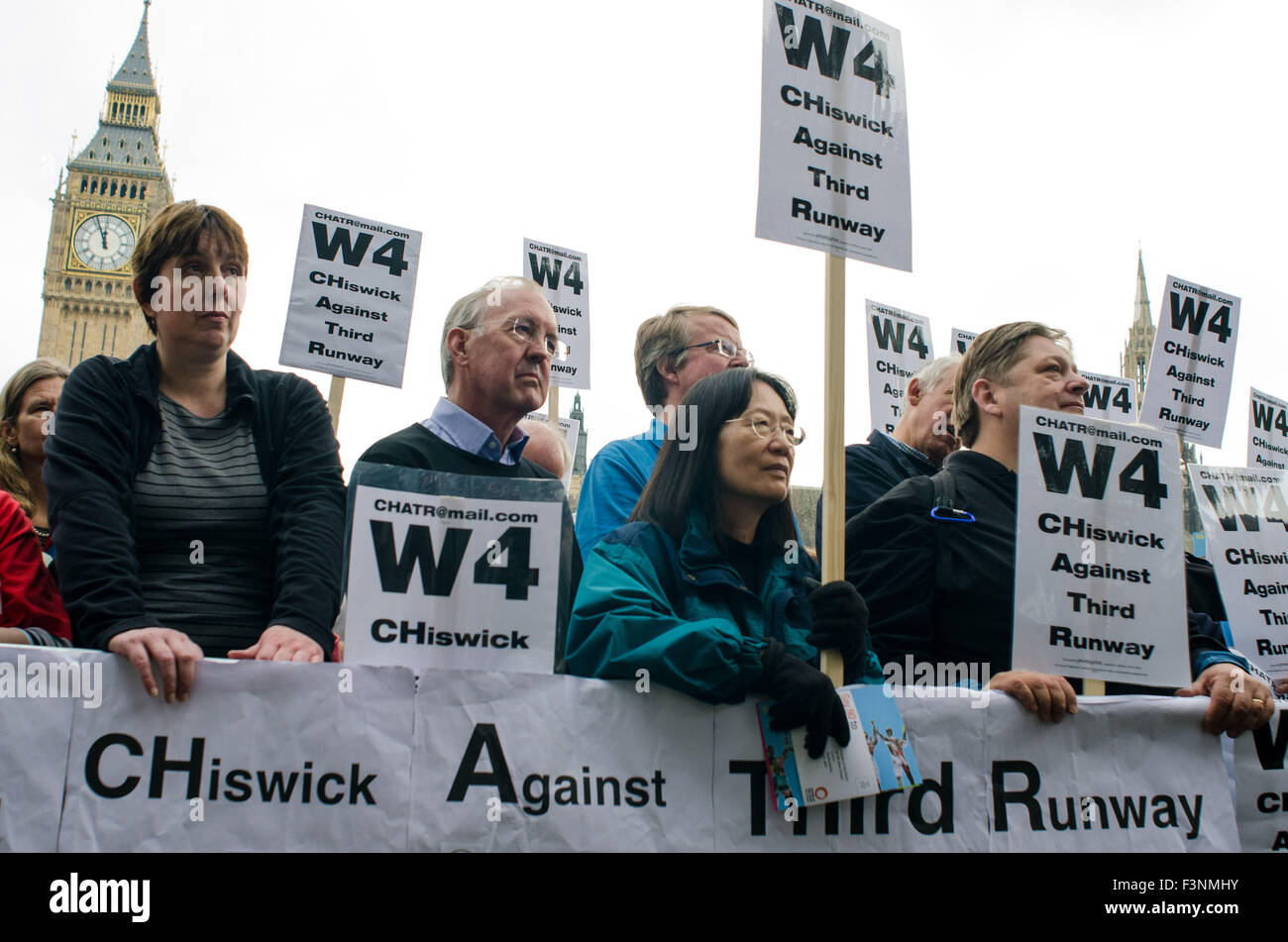 London, UK. 10th Oct, 2015. Protesters from Chiswick gather in Parliament Square, London. They are protesting against the proposal of a third Runway at Heathrow airport. Credit:  Bertie Oakes/Alamy Live News Stock Photo