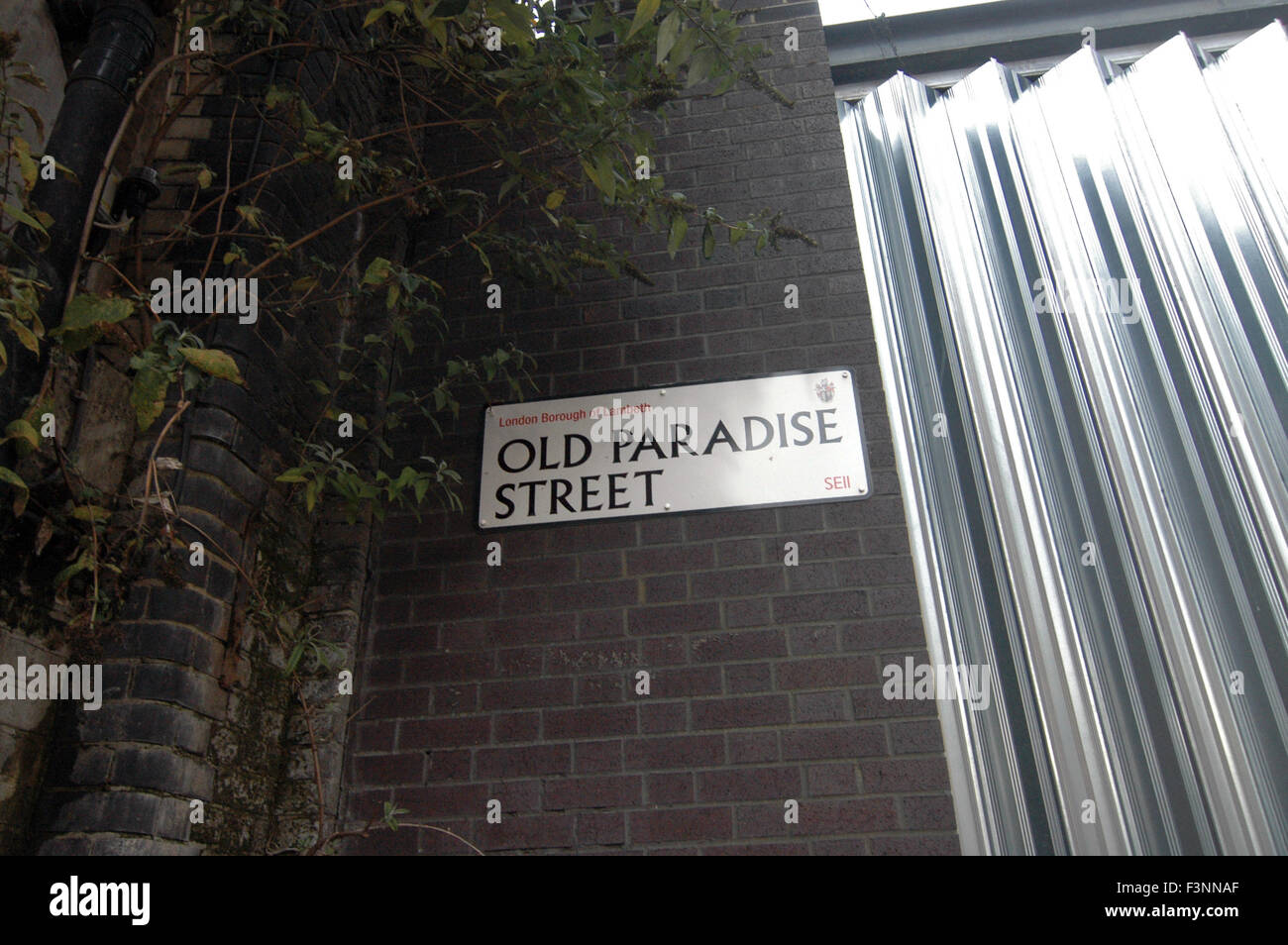 Paradise street sign hires stock photography and images Alamy