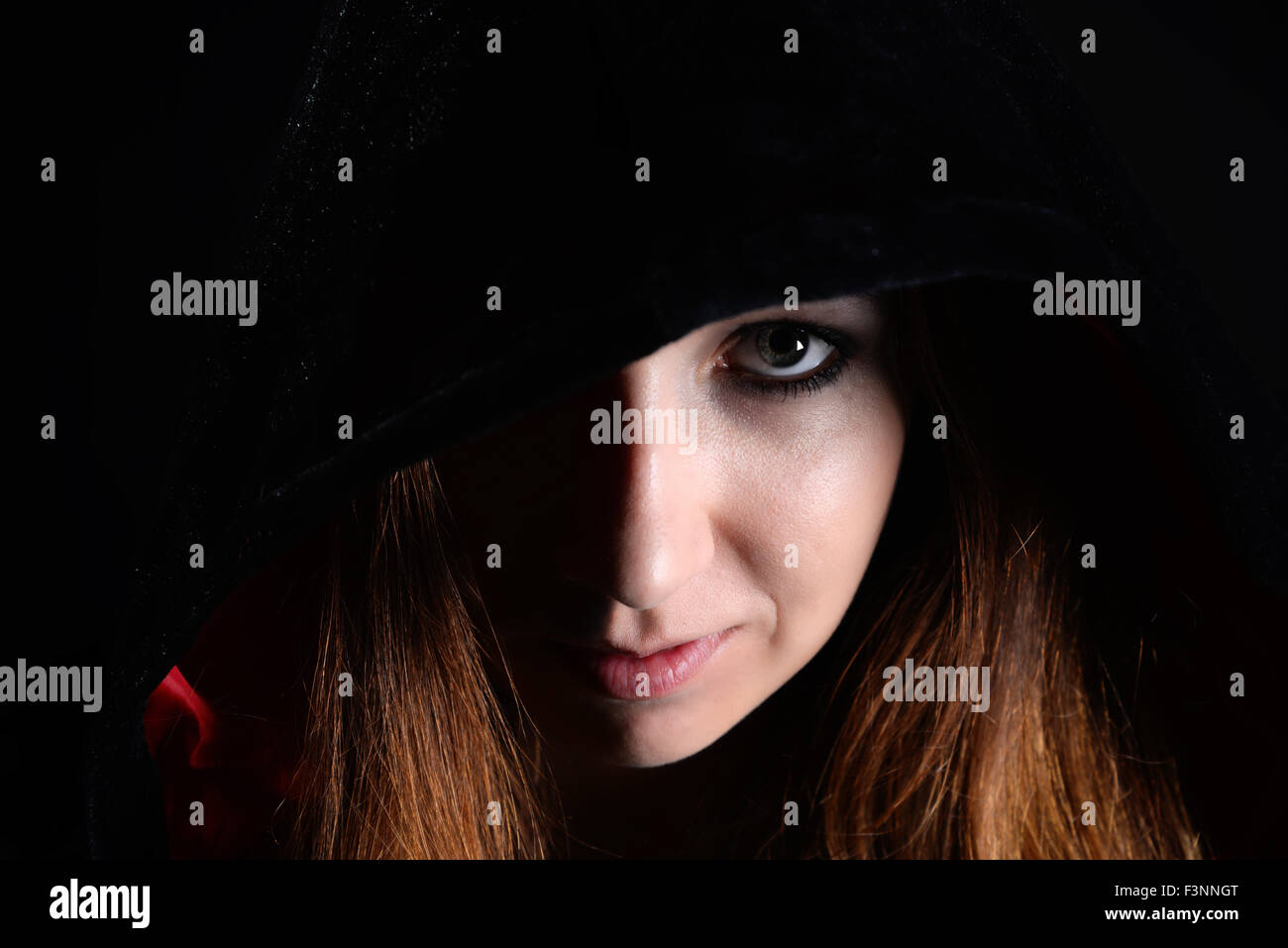 Black cloak hi-res stock photography and images - Alamy