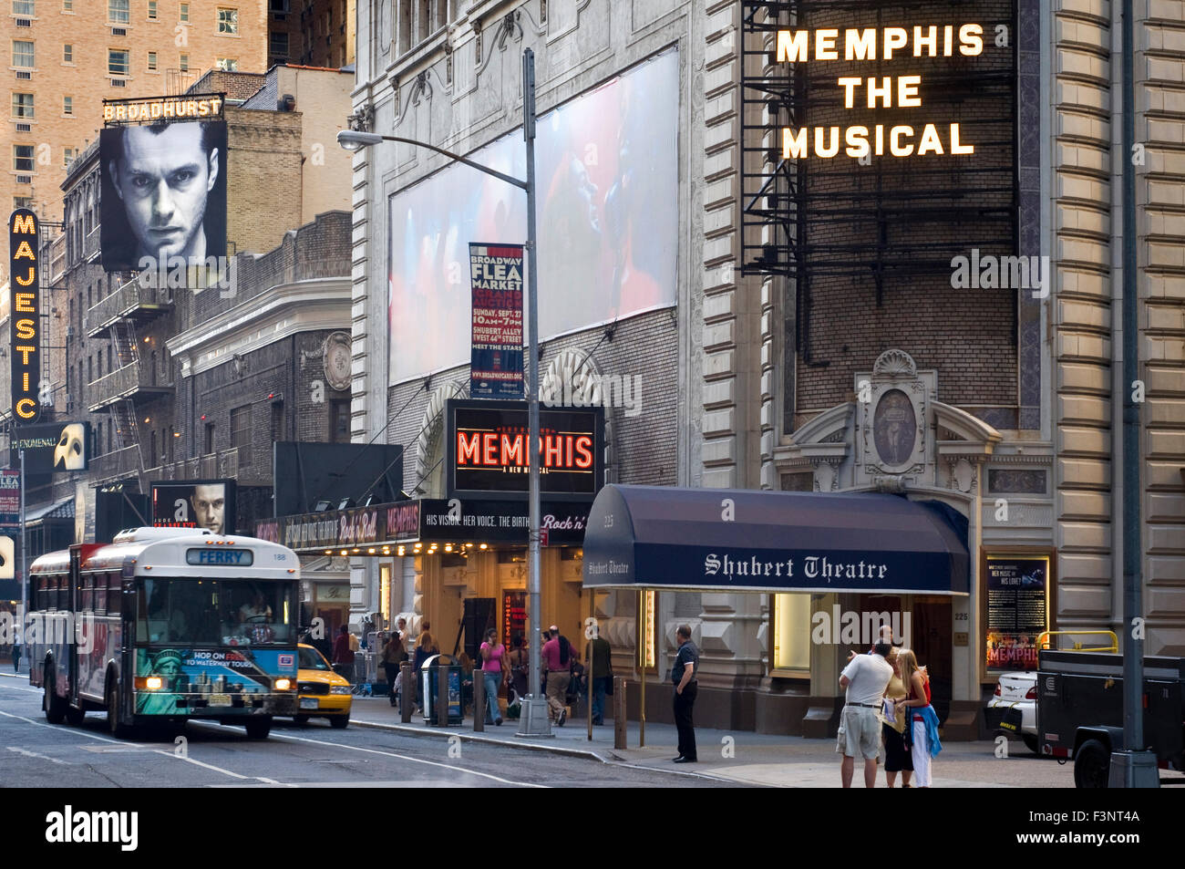 Theatre Shubert Alley in the Theater District. 225 West 44th Street. Inside the Venetian Renaissance facade, lined up aspiring a Stock Photo