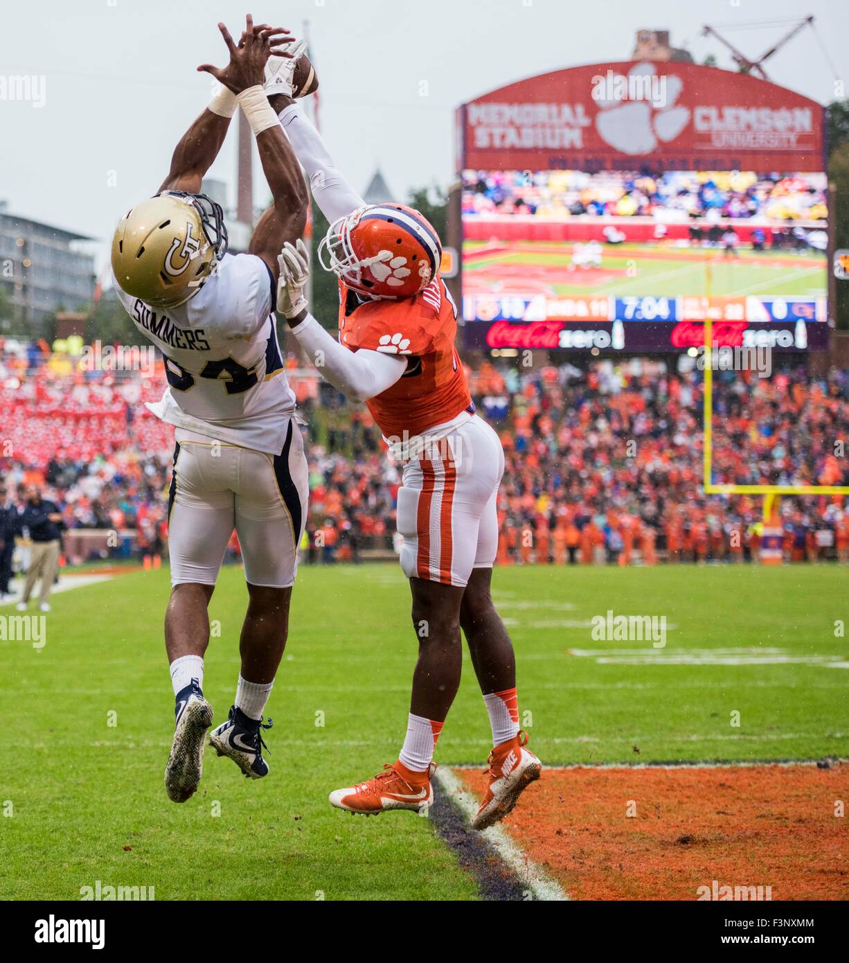 Clemson cornerback Mackensie Alexander (2) knocks down a pass intended