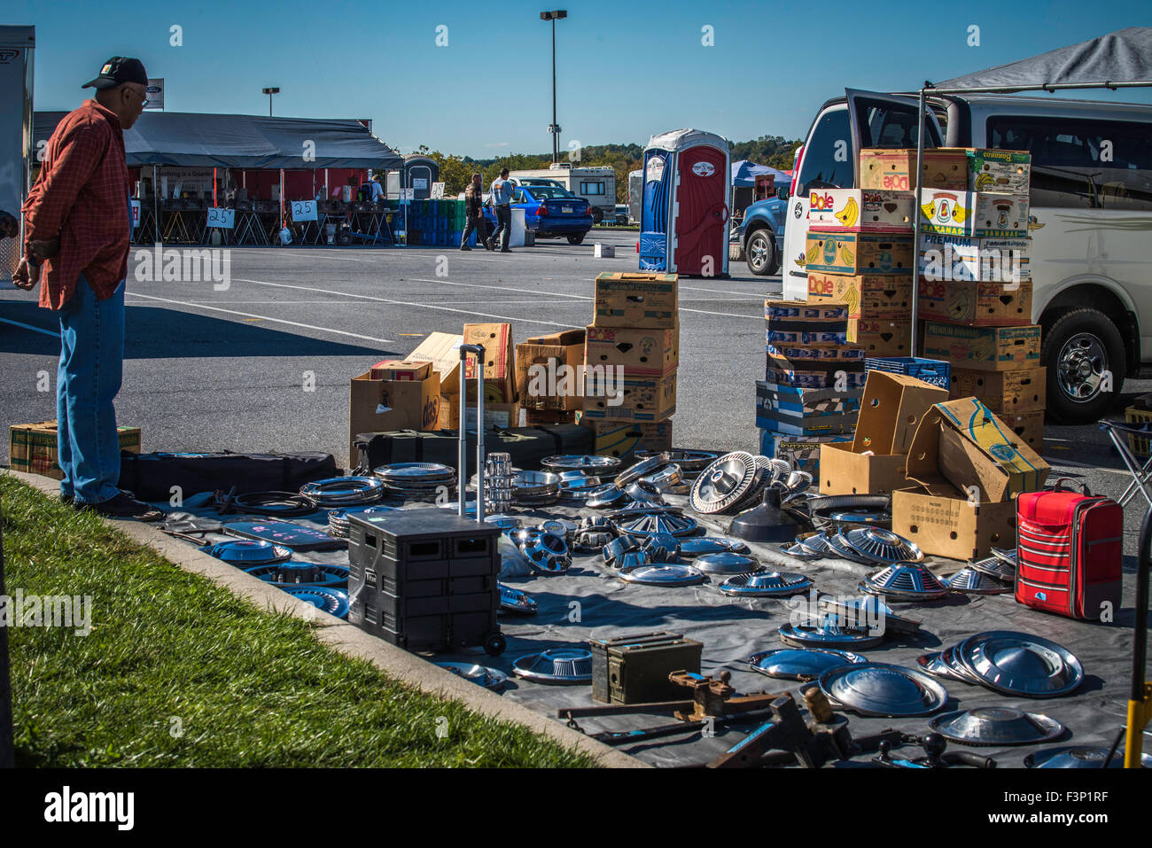 Hershey, USA. 10th Oct, 2015. Over 9,000 flea market spaces, and over