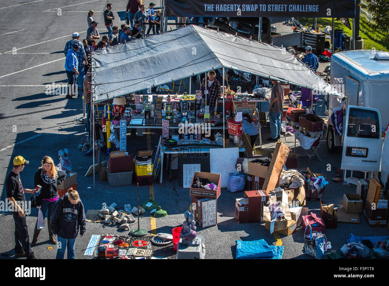 Hershey, USA. 10th Oct, 2015. Over 9,000 flea market spaces, and over