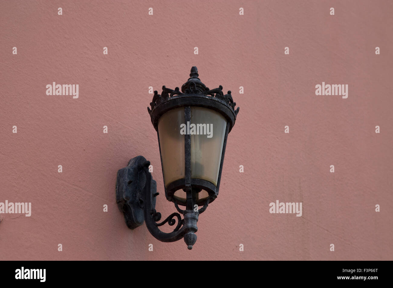Vintage street lamp hi-res stock photography and images - Alamy