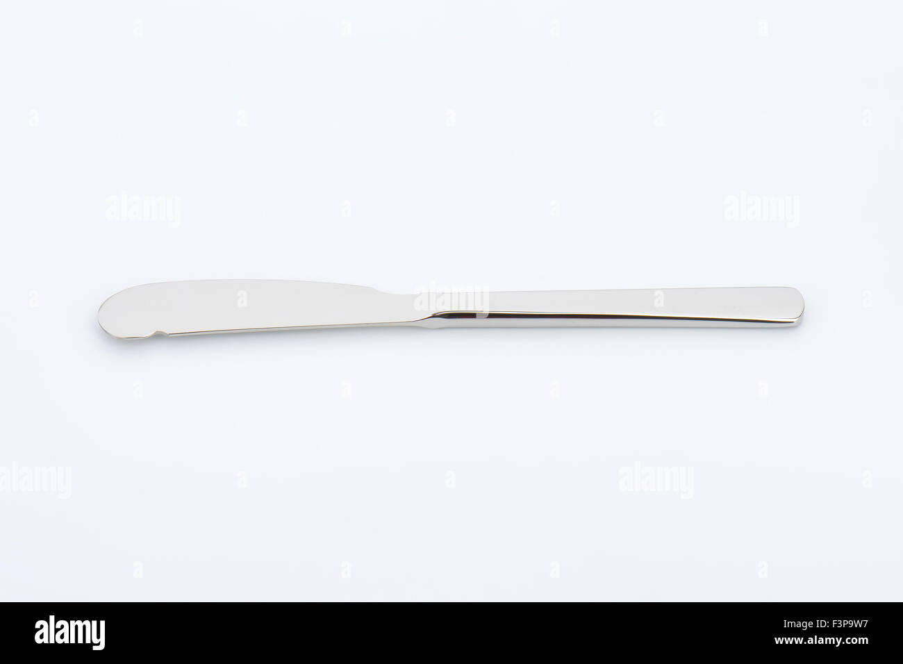https://c8.alamy.com/comp/F3P9W7/clean-butter-knife-on-white-background-F3P9W7.jpg