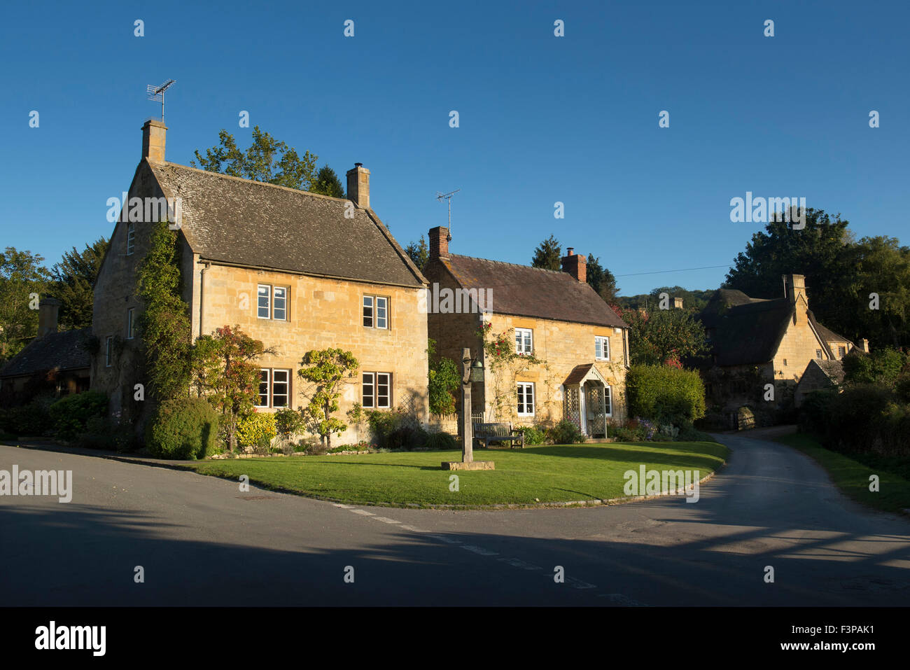 Cotswold cottages in Stanton village, Cotswolds, Gloucestershire, England Stock Photo