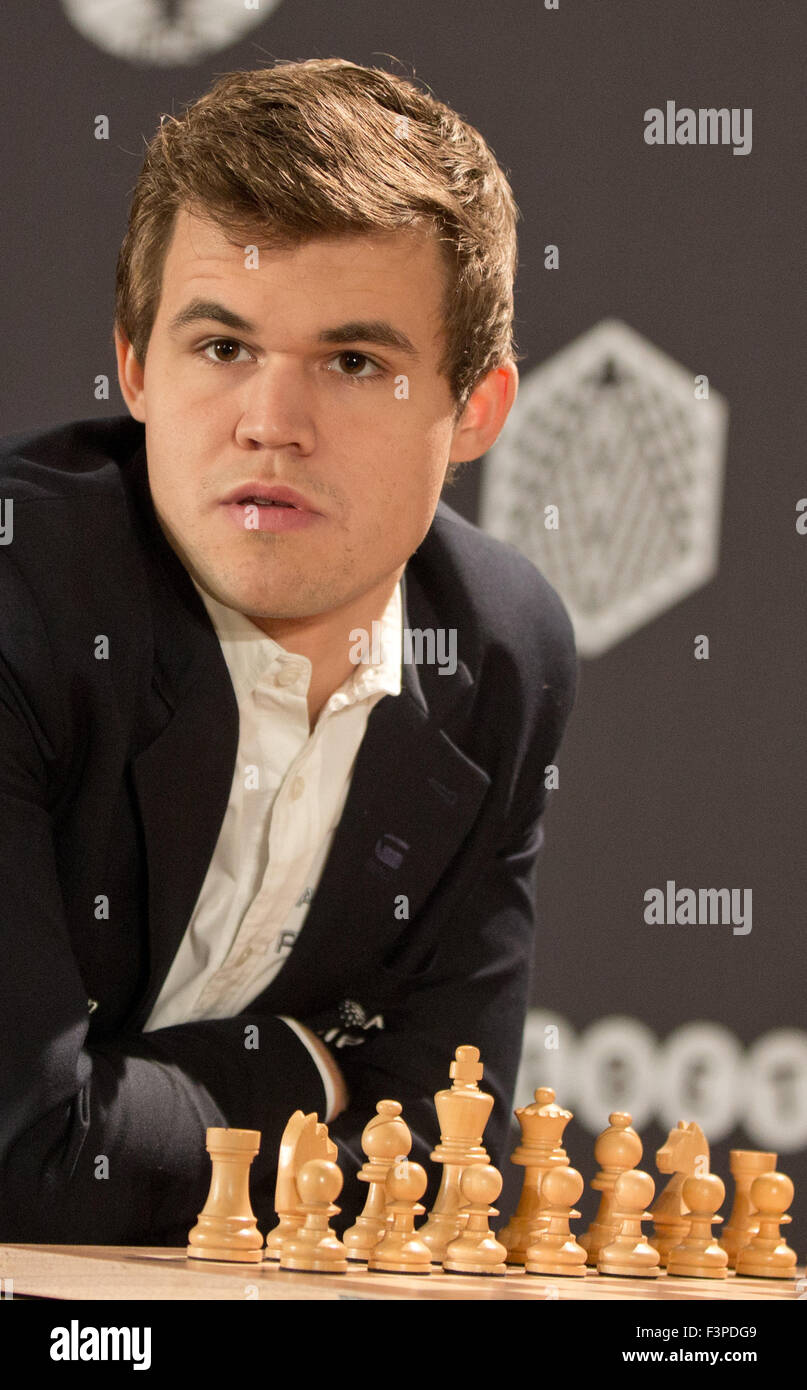 Magnus carlsen 2013 hi-res stock photography and images - Alamy