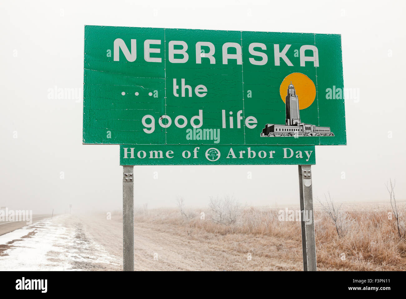 Nebraska Sign seen during foggy day Stock Photo Alamy