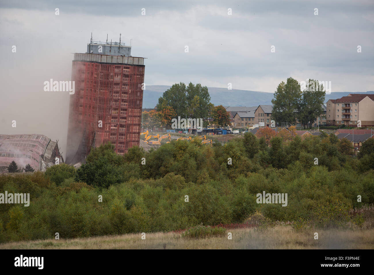 Glasgow, UK. 11th Oct, 2015. The demolition of the iconic Red Road flats, in the East End of Glasgow, Scotland, on Sunday, 11 October 2015. Credit: jeremy sutton-hibbert/Alamy Live News Stock Photo