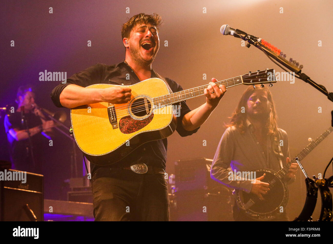 Mumford and Sons perform on their 2015 Summer Tour Stock Photo